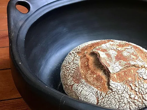 Handgemaakte casserole voor gelijkmatige warmteverdeling